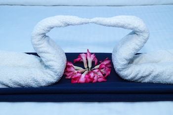 dolphin beach guest house