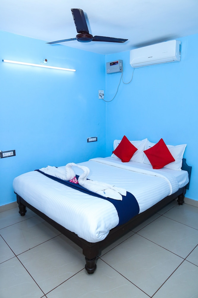 dolphin beach guest house