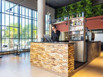 ibis marseille marignane technopole