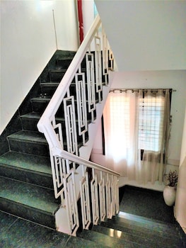 hotel white palace
