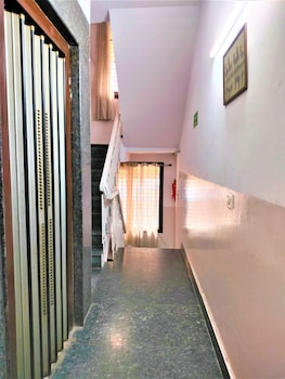hotel white palace