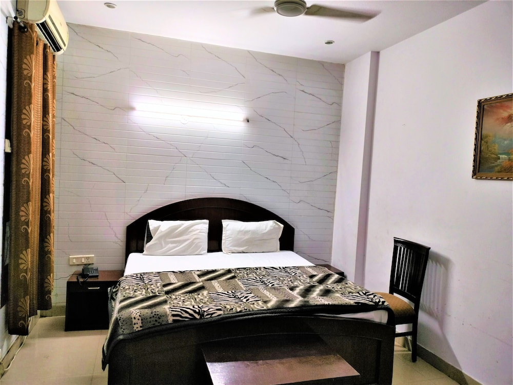 hotel white palace