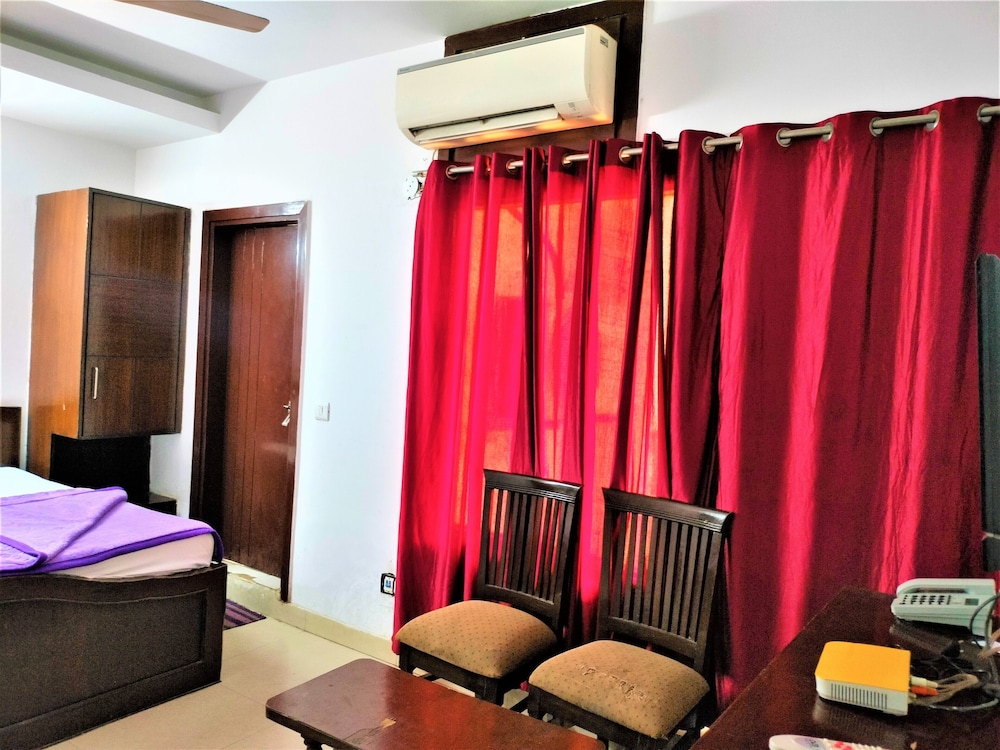 hotel white palace