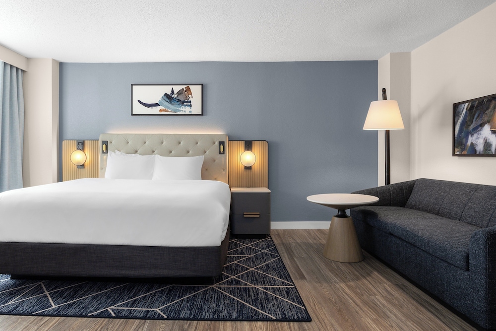 crowne plaza virginia beach town center by ihg