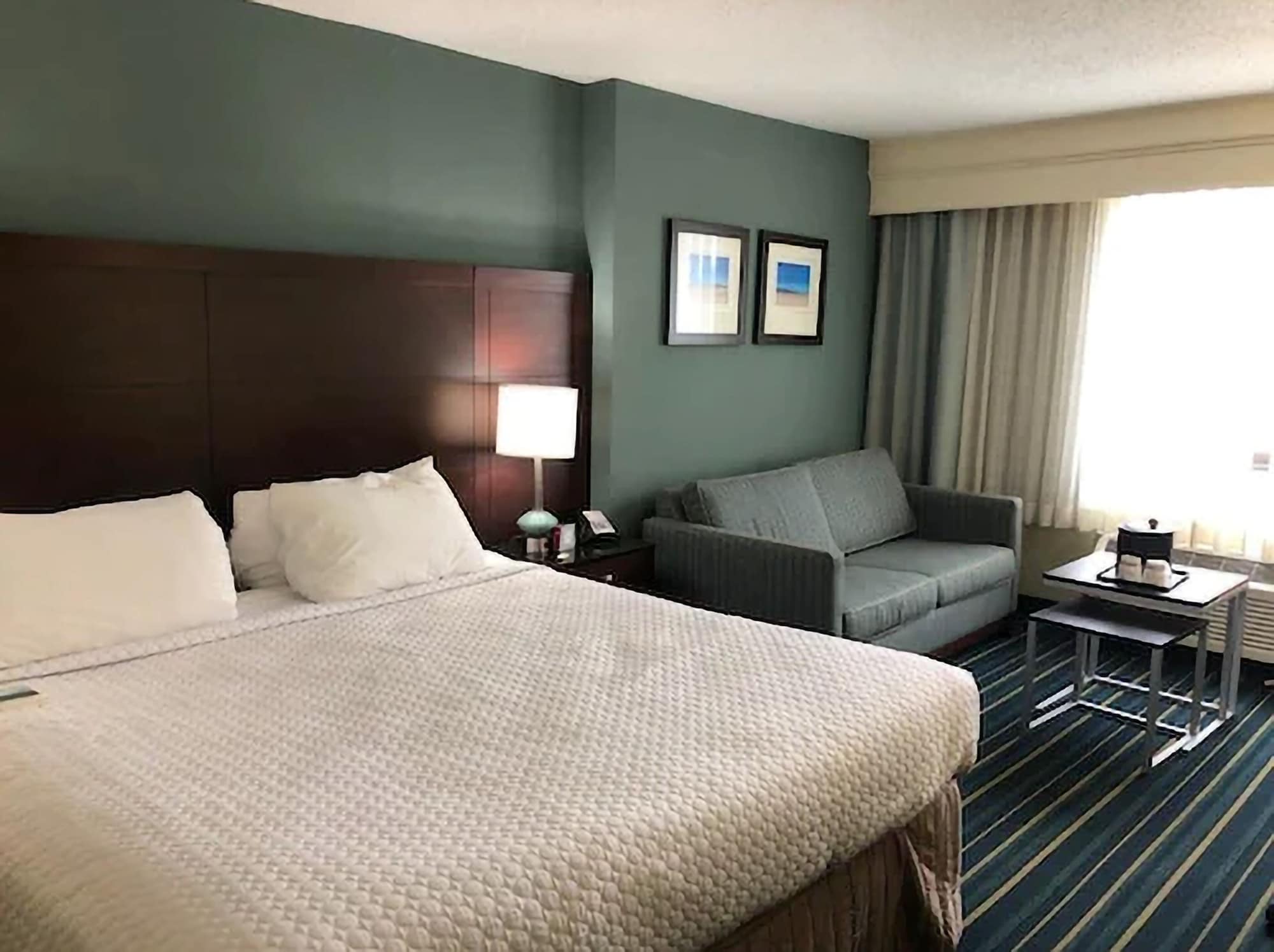 crowne plaza virginia beach town center by ihg