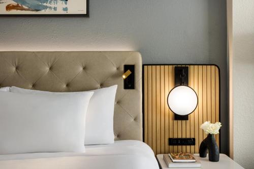 crowne plaza virginia beach town center by ihg
