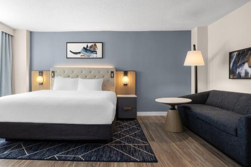 crowne plaza virginia beach town center by ihg