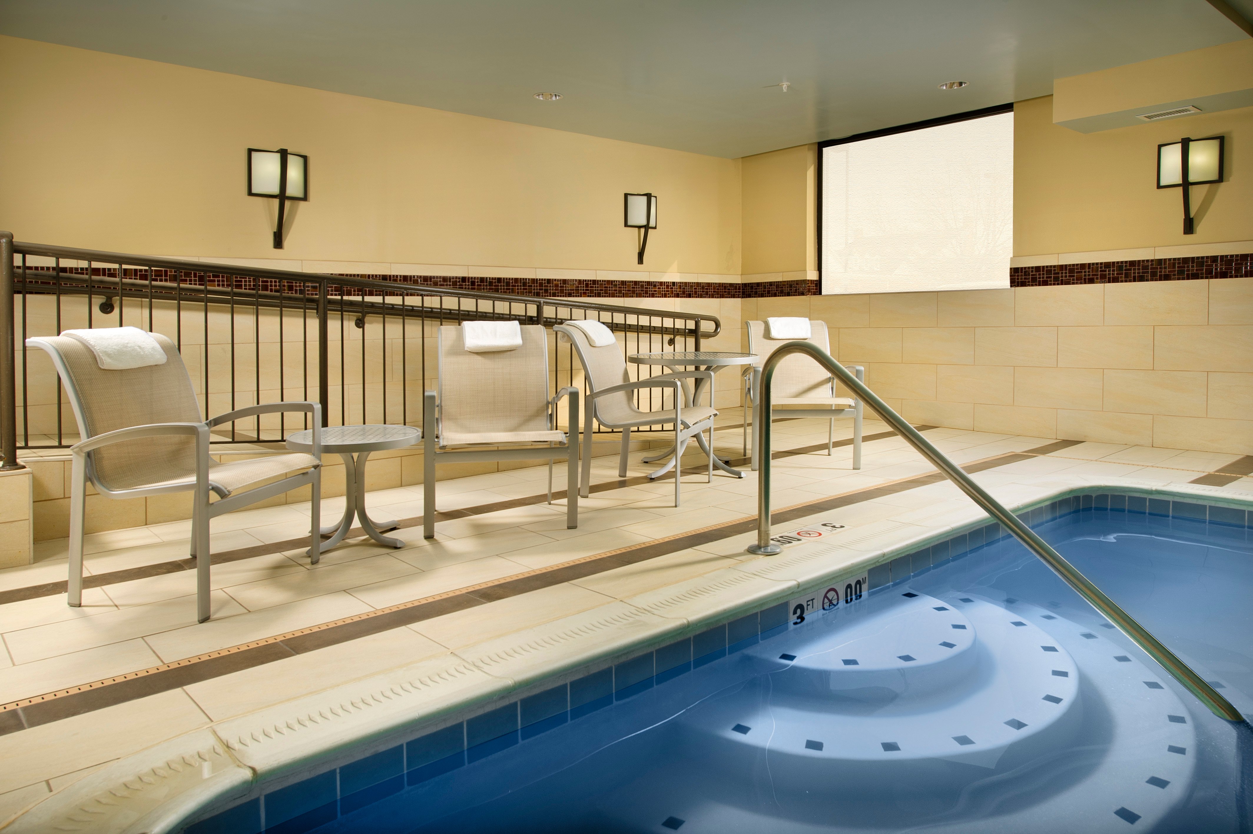 holiday inn express waldorf by ihg