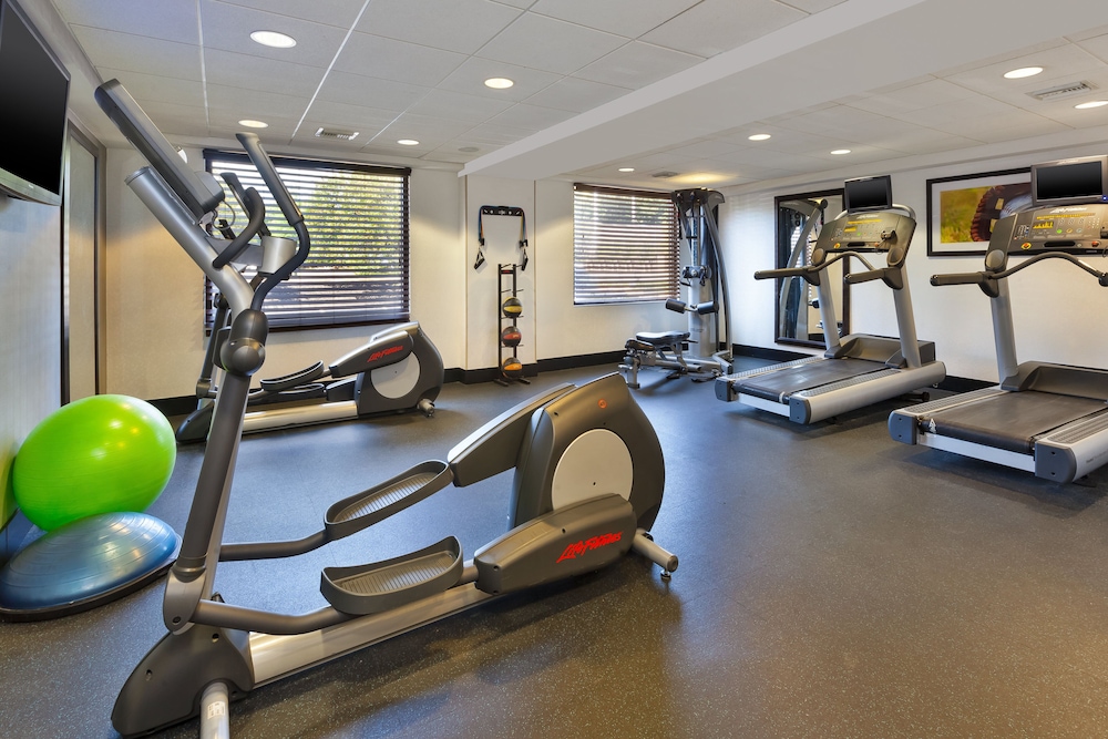 holiday inn express waldorf by ihg