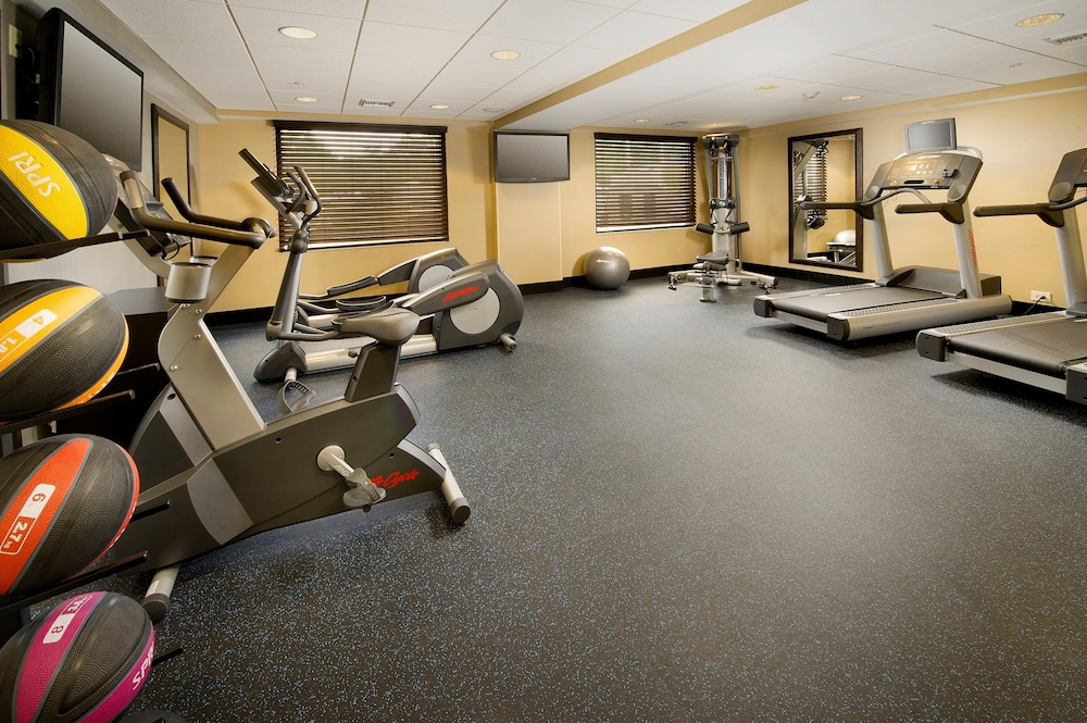 holiday inn express waldorf by ihg