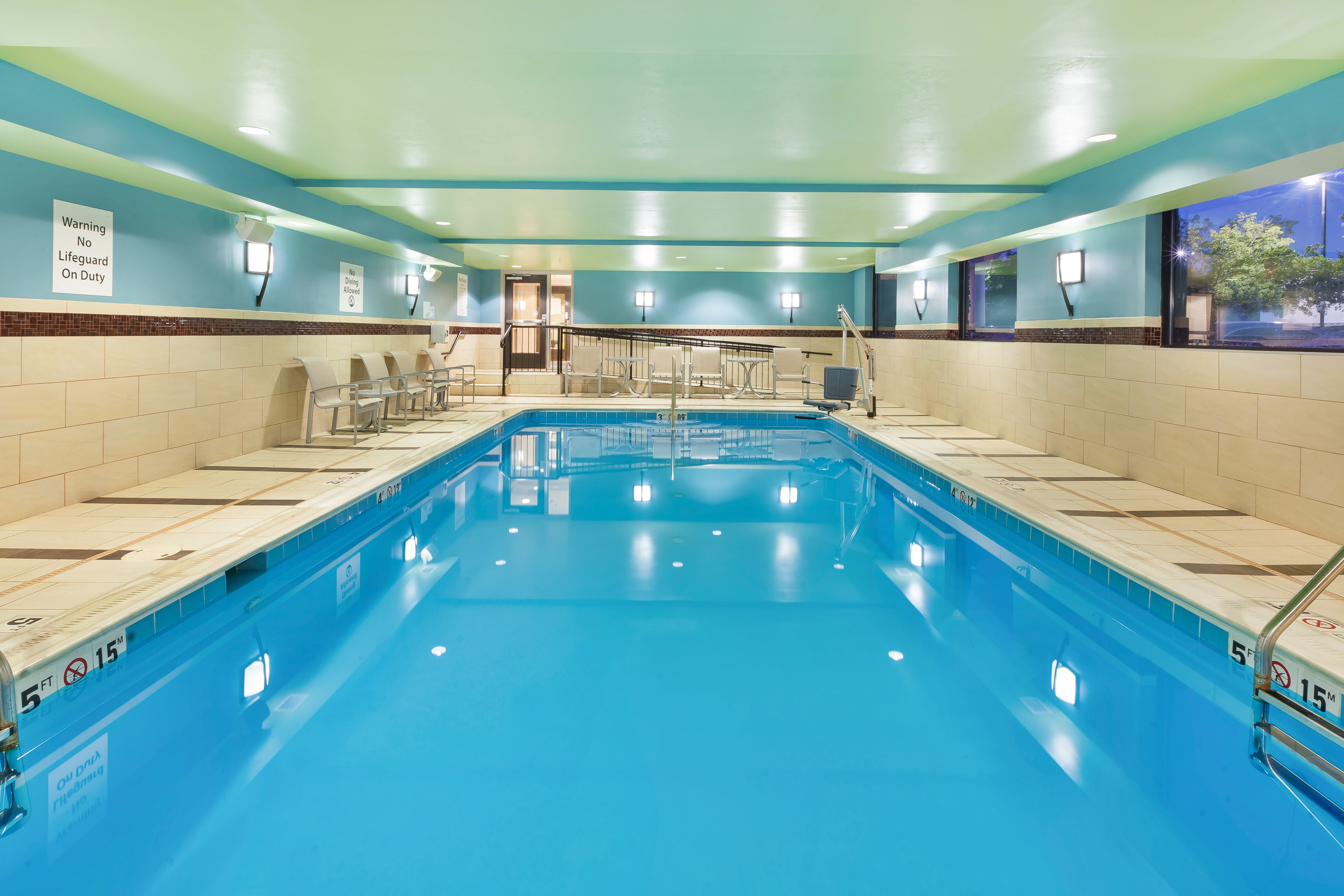 holiday inn express waldorf by ihg