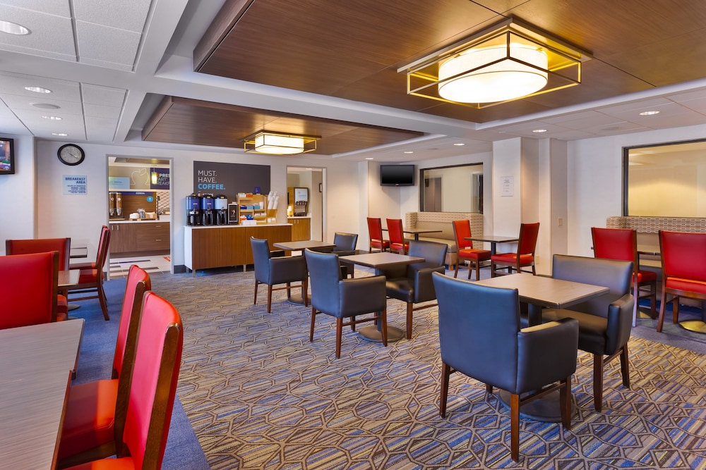 holiday inn express waldorf by ihg