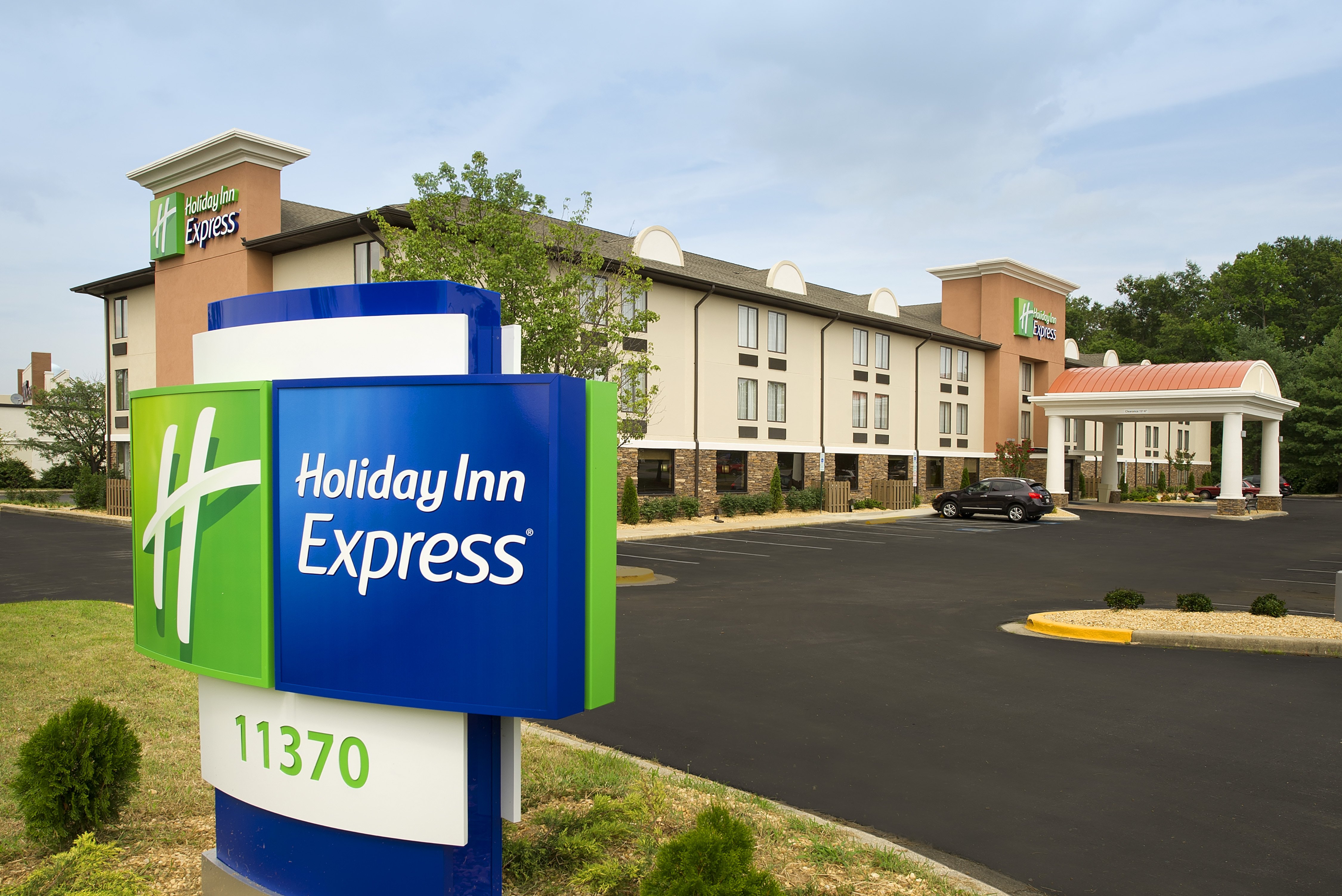 holiday inn express waldorf by ihg