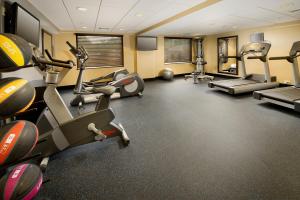 holiday inn express waldorf by ihg