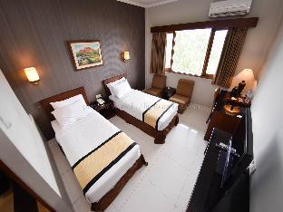 capital o 874 hotel nyland pasteur