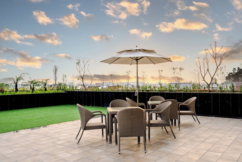 holiday inn lucknow airport an ihg hotel