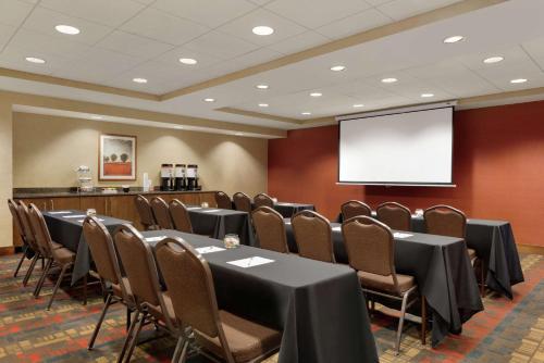 hampton inn west des moines lake drive