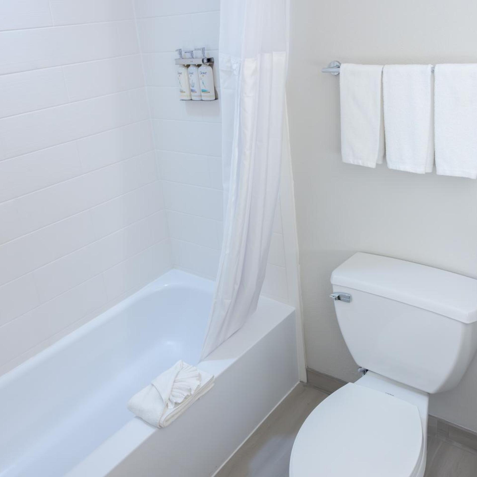holiday inn express and suites wichita airport by ihg