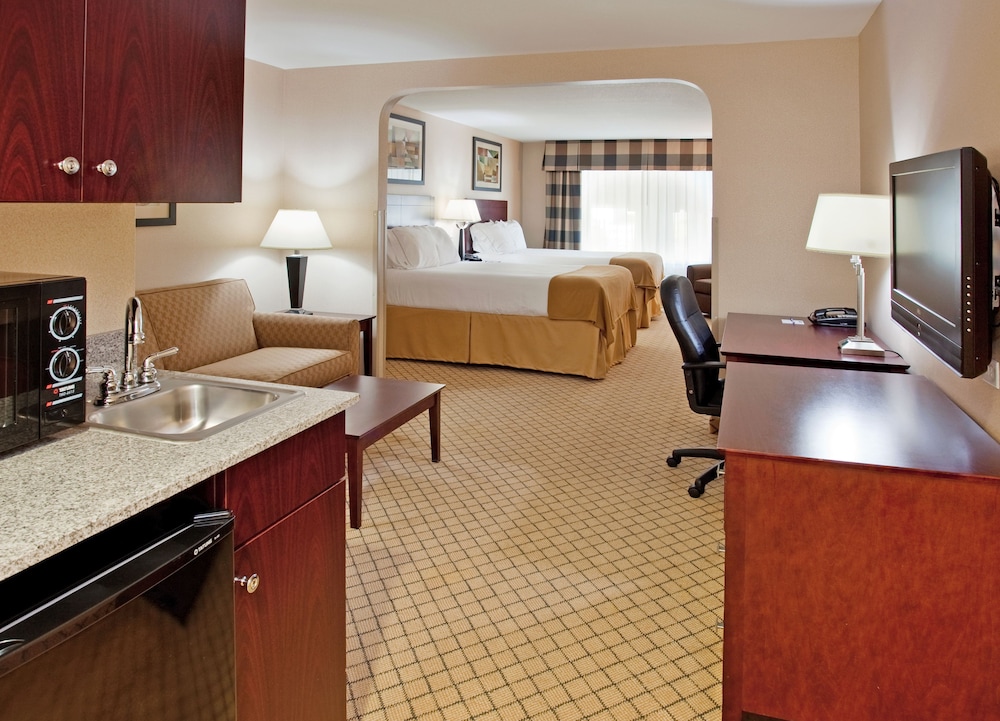 holiday inn express and suites wichita airport by ihg