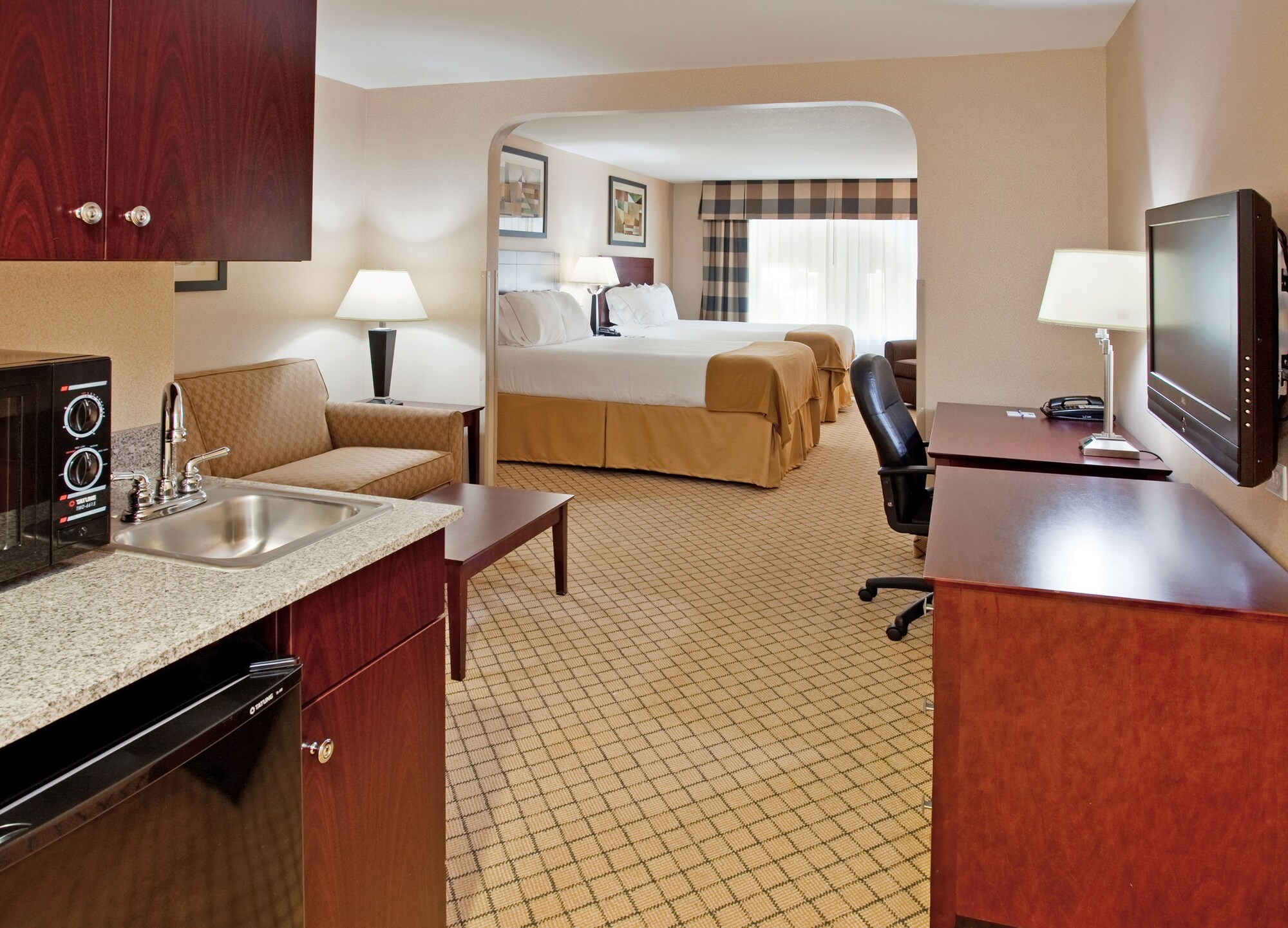 holiday inn express and suites wichita airport by ihg