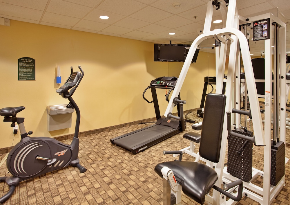 holiday inn express and suites wichita airport by ihg