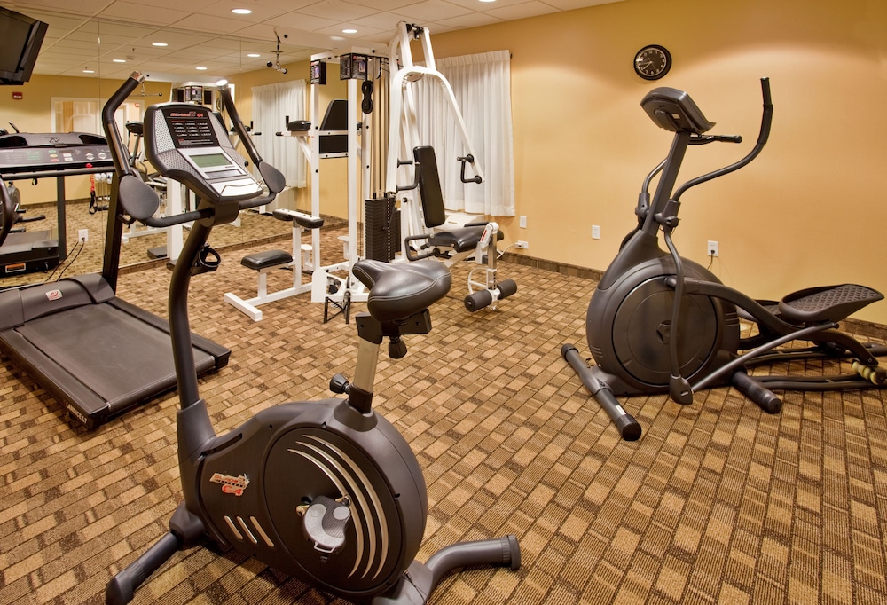 holiday inn express and suites wichita airport by ihg