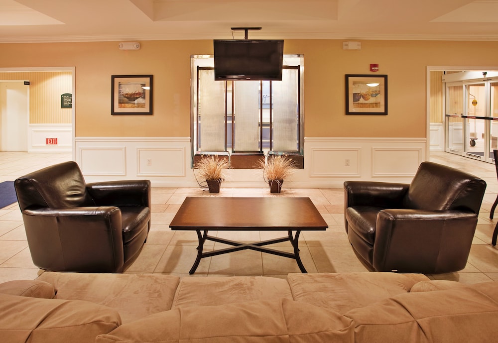 holiday inn express and suites wichita airport by ihg