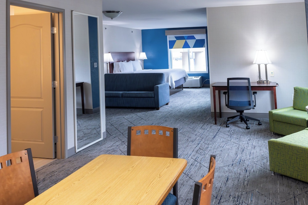 holiday inn express and suites wichita airport by ihg