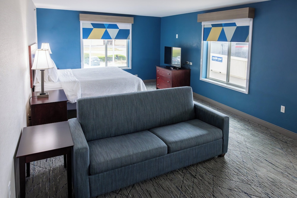 holiday inn express and suites wichita airport by ihg