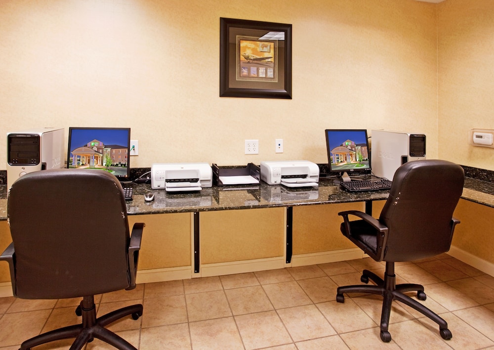 holiday inn express and suites wichita airport by ihg