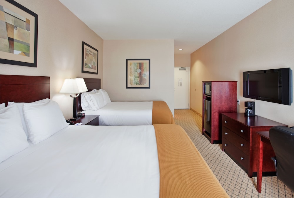 holiday inn express and suites wichita airport by ihg