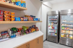 holiday inn express and suites wichita airport by ihg