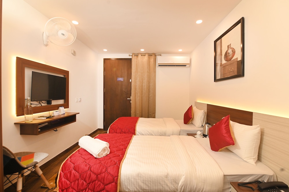 the altruist business stays dlf phase 3