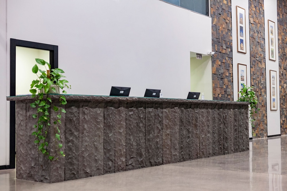 tri hotel antonio prado