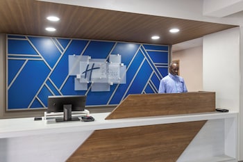 holiday inn express and suites tampa airport