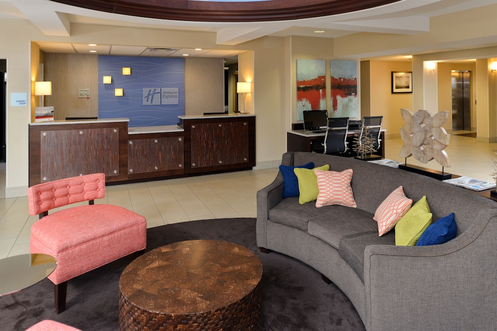 Holiday Inn Express & Suites Tampa Airport,Florida>>Tampa,3 star
