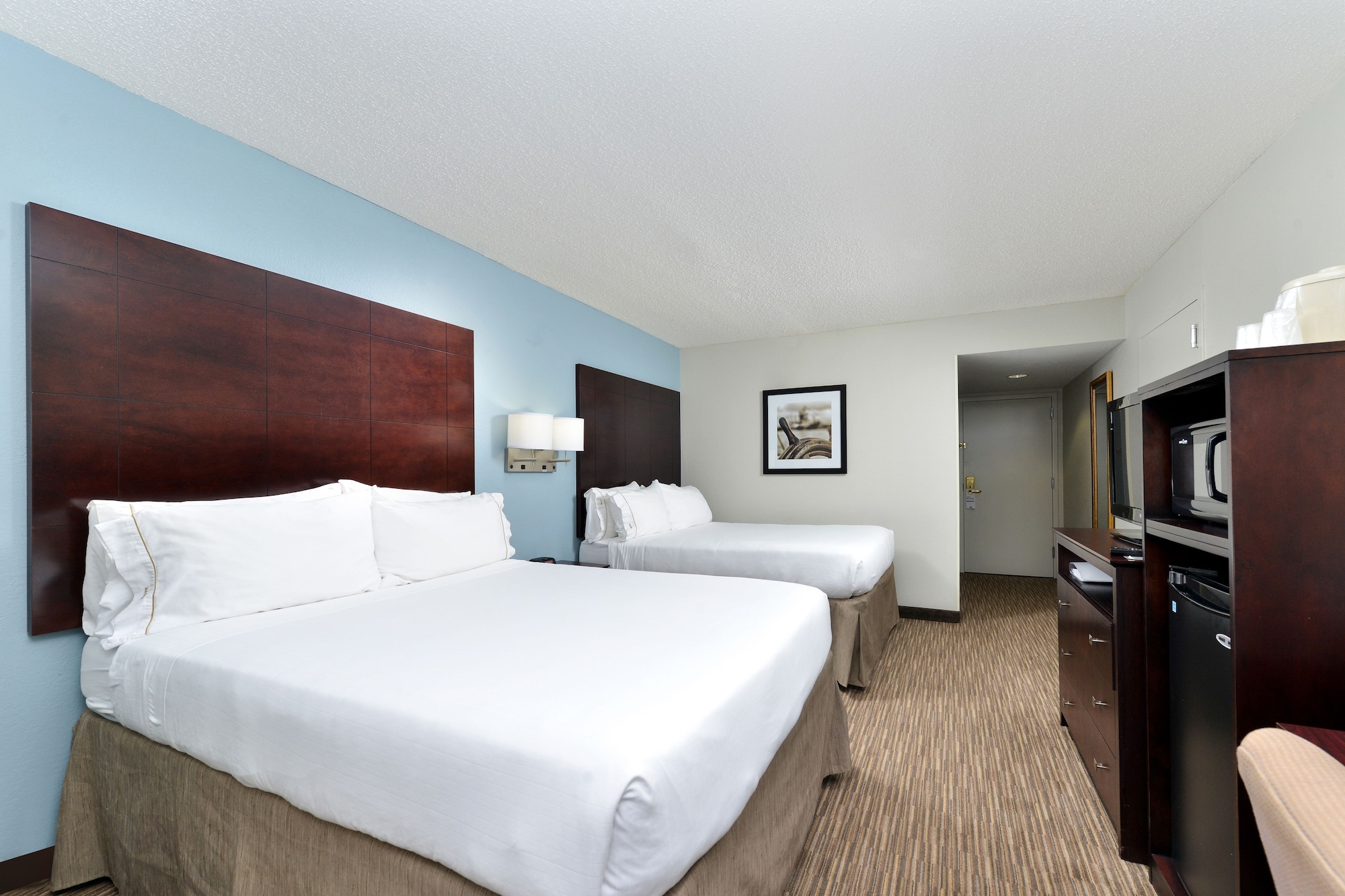 holiday inn express and suites tampa airport