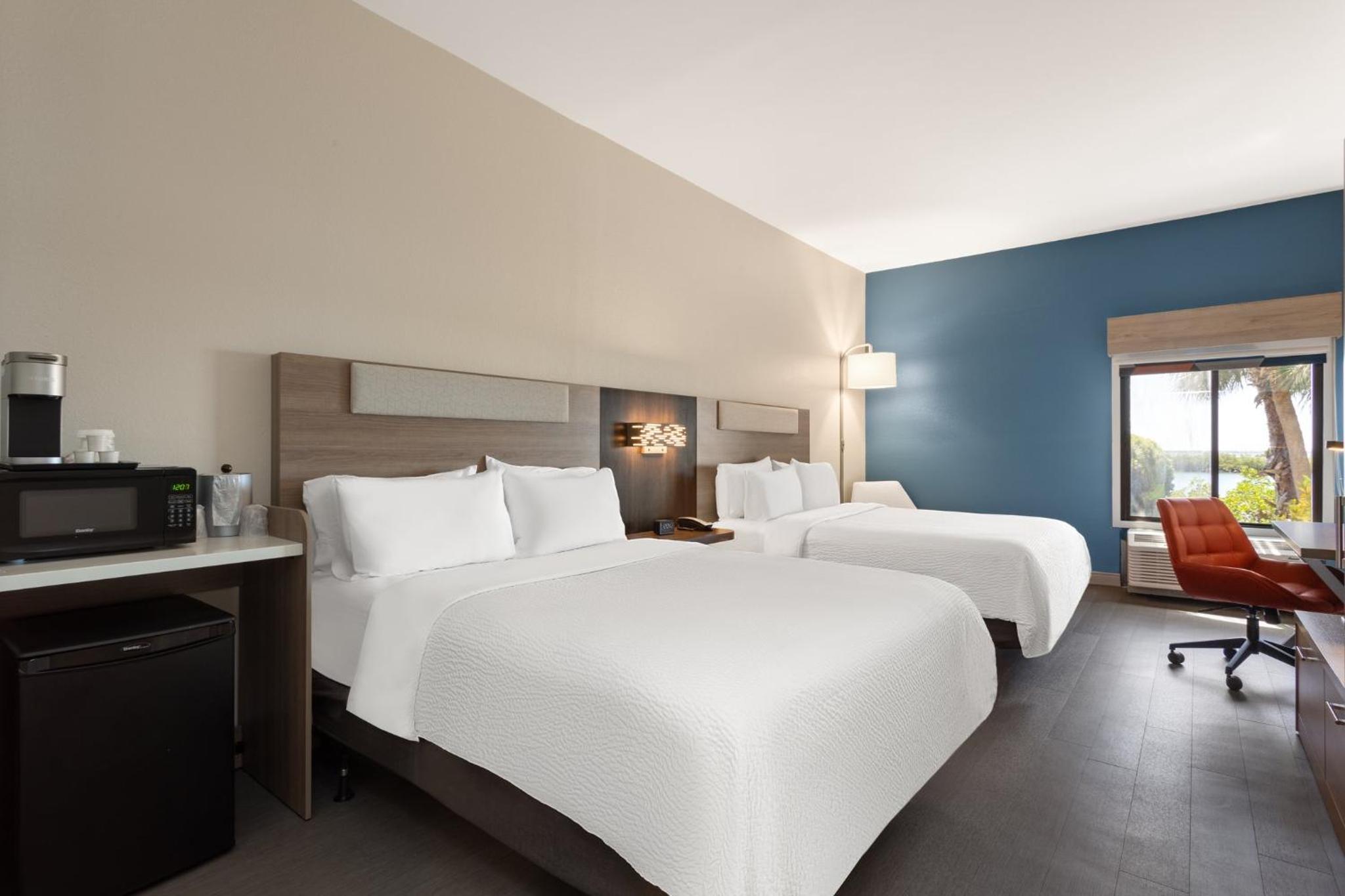 holiday inn express and suites tampa airport