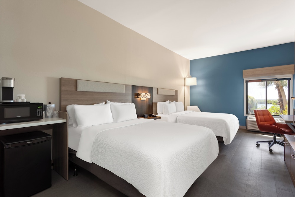 holiday inn express and suites tampa airport