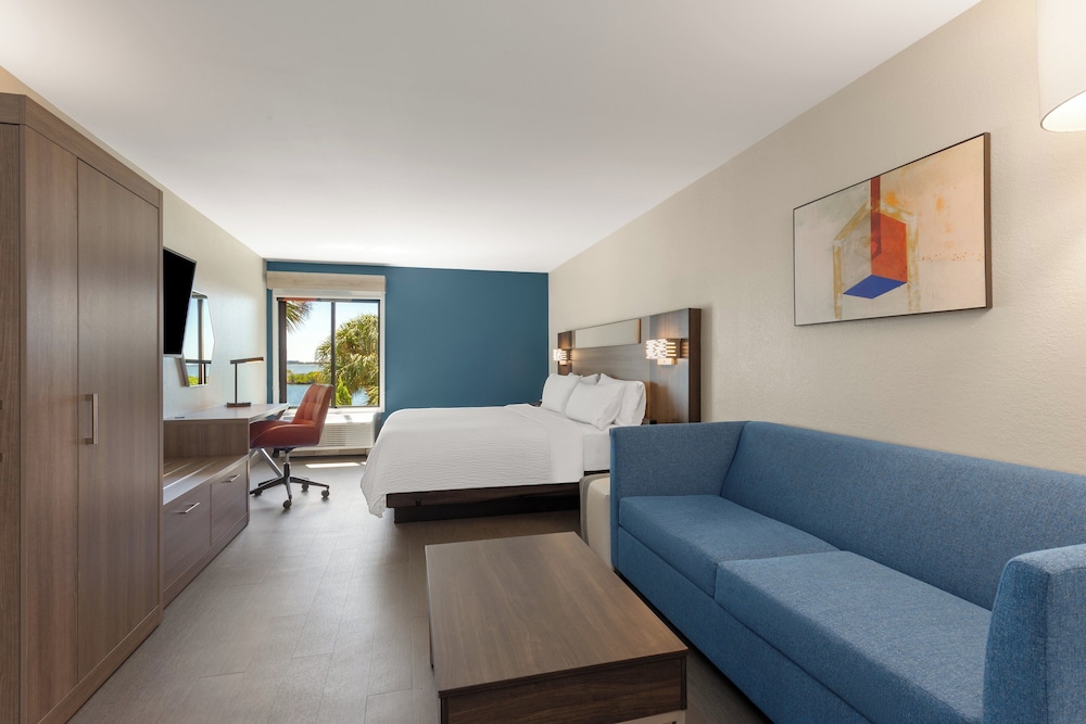 holiday inn express and suites tampa airport