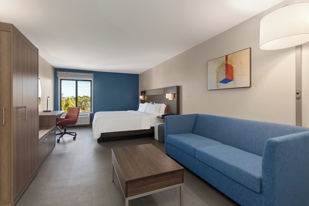 holiday inn express and suites tampa airport