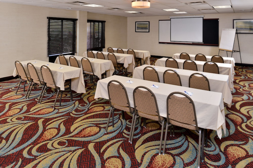 holiday inn express and suites tampa airport
