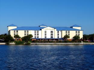 holiday inn express and suites tampa airport