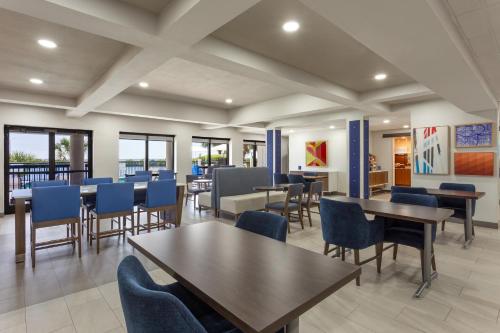 holiday inn express and suites tampa airport