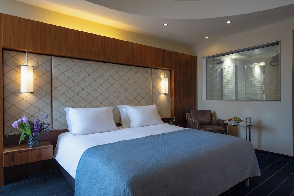 dan panorama tel aviv