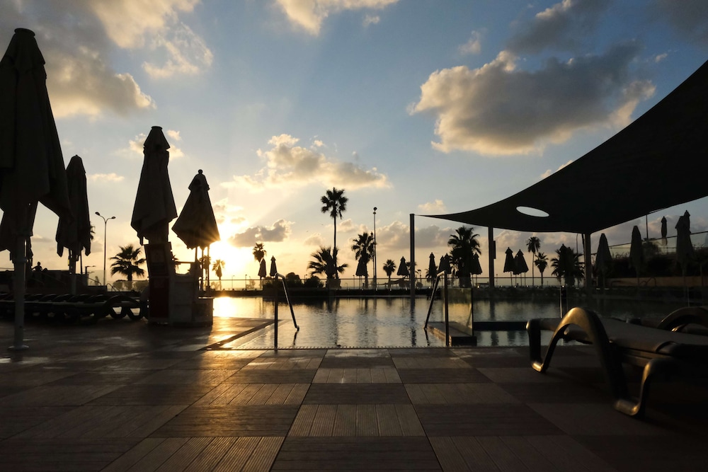 dan panorama tel aviv