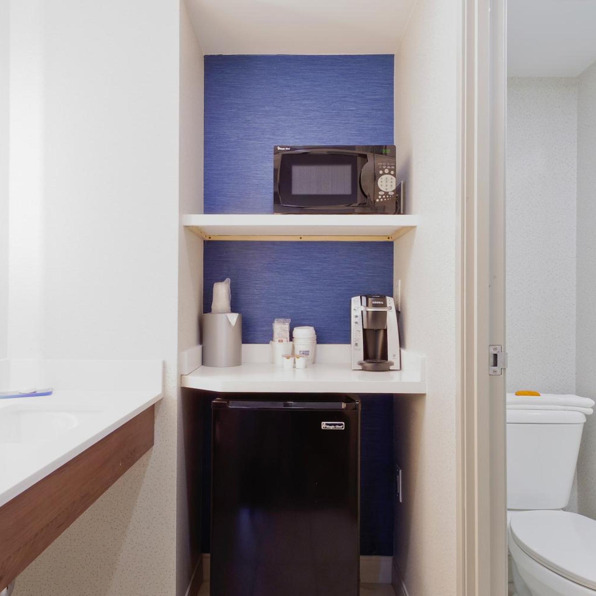 holiday inn express and suites phoenix tempe by ihg