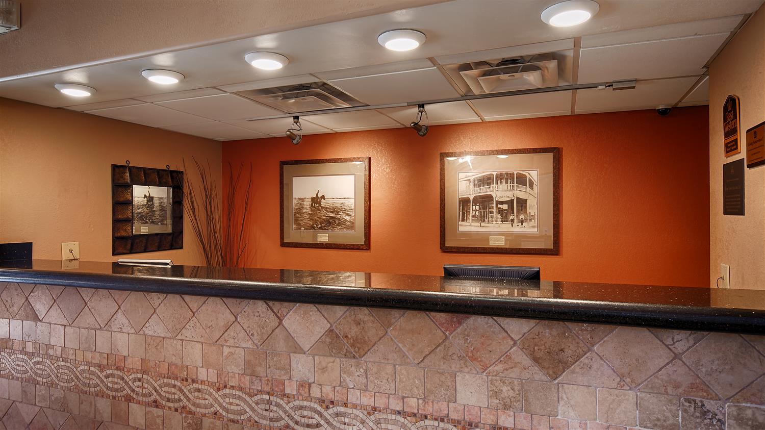holiday inn express and suites phoenix tempe by ihg