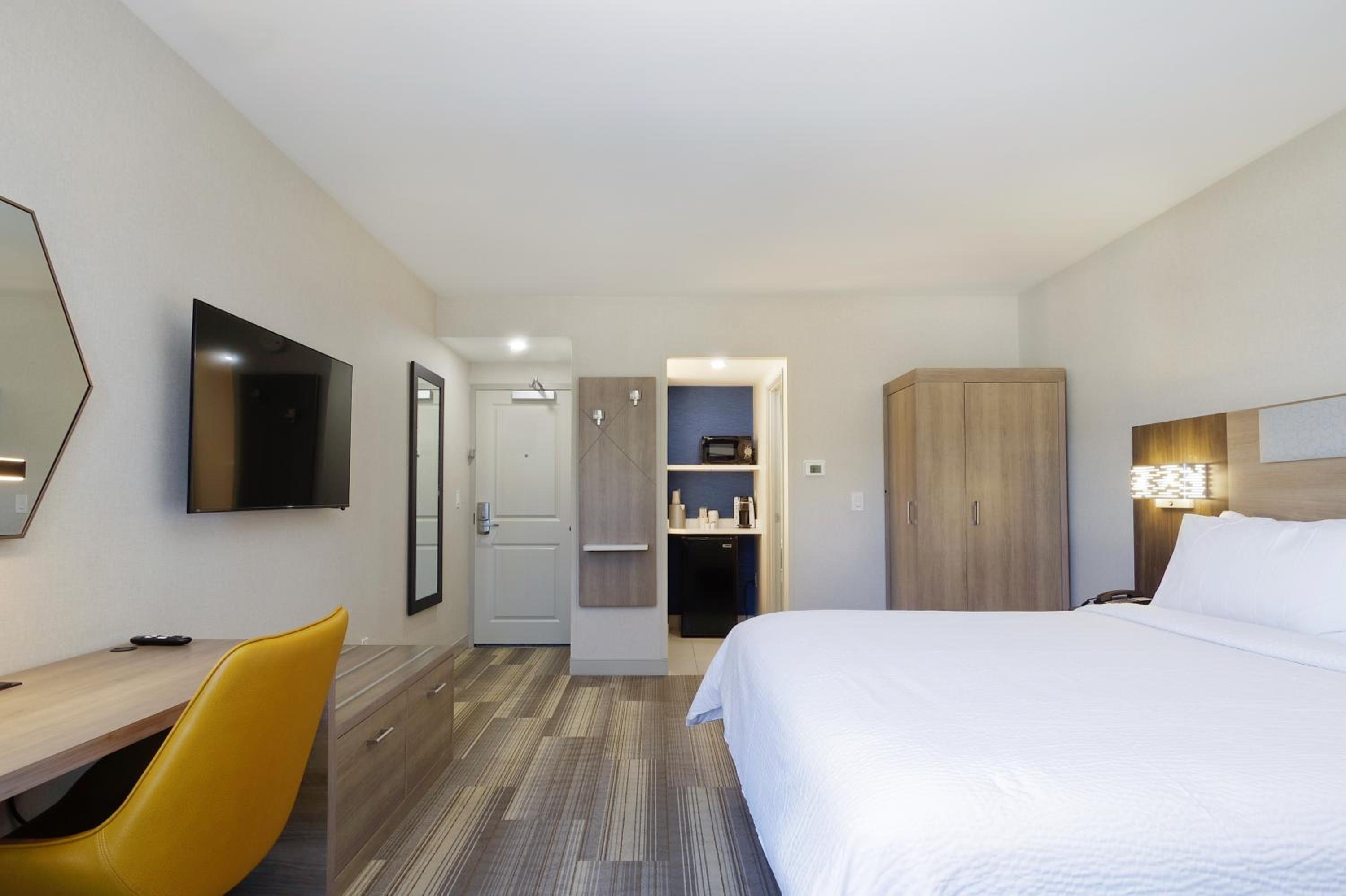 holiday inn express and suites phoenix tempe by ihg