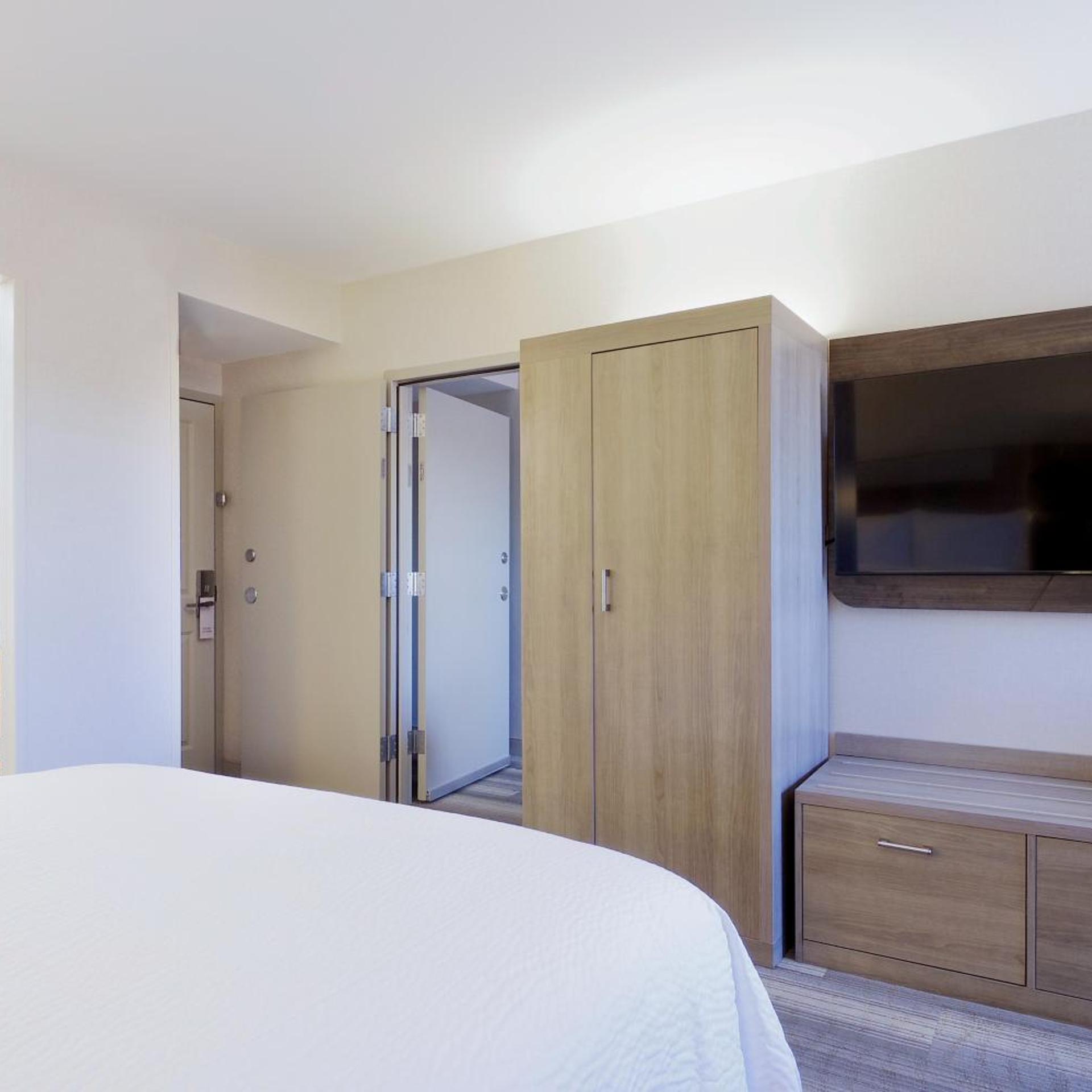 holiday inn express and suites phoenix tempe by ihg